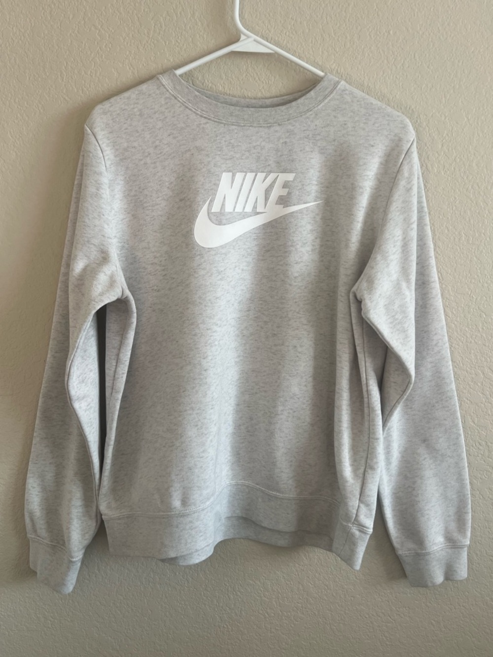 Great Condition - Cozy Nike Light Heather Gray Crewneck with White Nike Logo